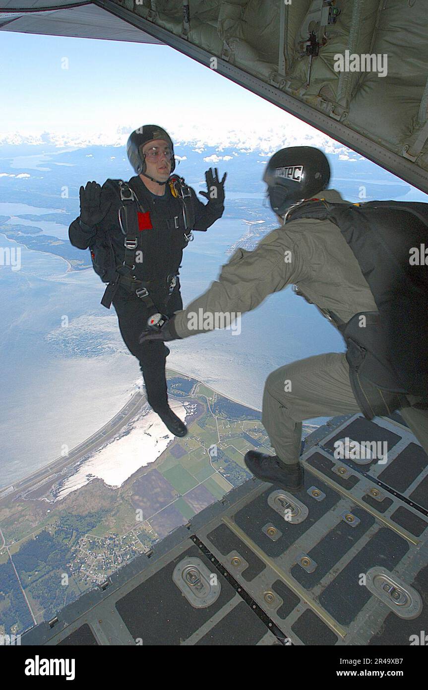 Aircrew survival equipmentman hi-res stock photography and images - Alamy