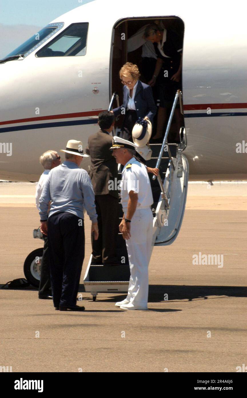 US Navy Former first Lady Nancy Reagan arrives at Naval Air Station ...