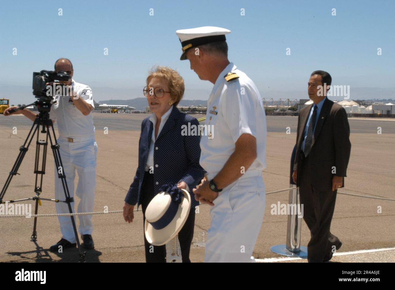 US Navy Former first Lady Nancy Reagan greets Stock Photo - Alamy
