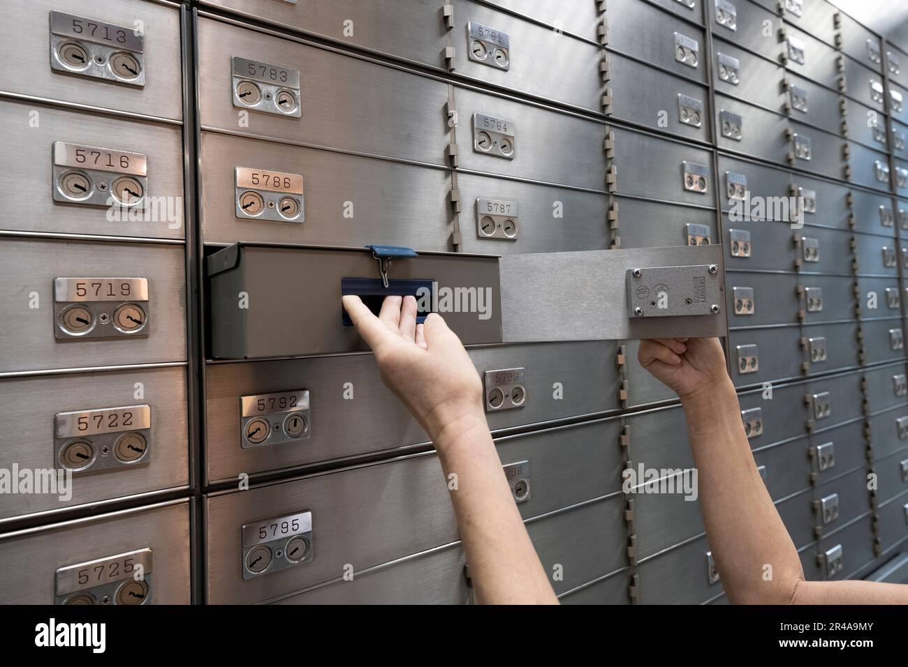 Safety deposit vault hires stock photography and images Alamy