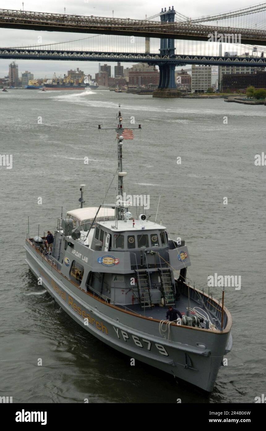 US Navy The Office of Naval Research vessel (ONR) YP679, Afloat Lab
