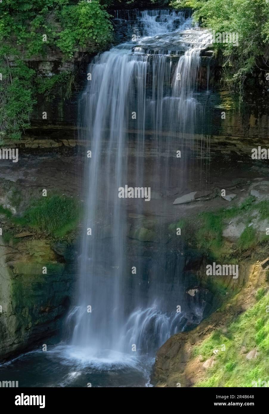 Minnehaha Falls waterfall on a summer day in Minnehaha Park in Minneapolis, Minnesota USA. Stock Photo
