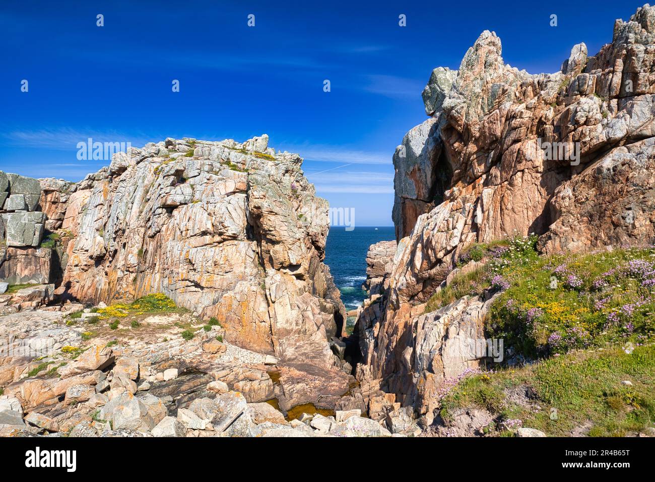 Granite Coast Le Gouffre, Plougrescant, Departement Cotes-d'Armor ...