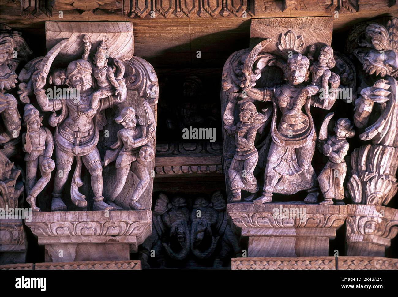 madurai-veeran-and-bommi-17th-century-wooden-carvings-in-meenakshi