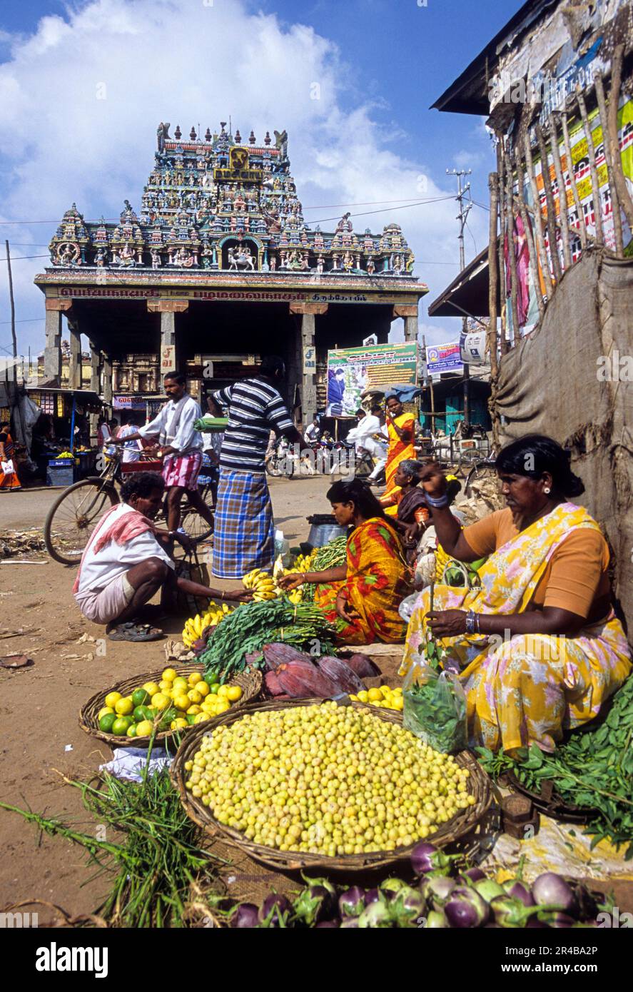 Vegetable shops in front of Virudhagireeswarar Shiva Siva temple in Virudhachalam, Tamil Nadu, South India, India, Asia Stock Photo
