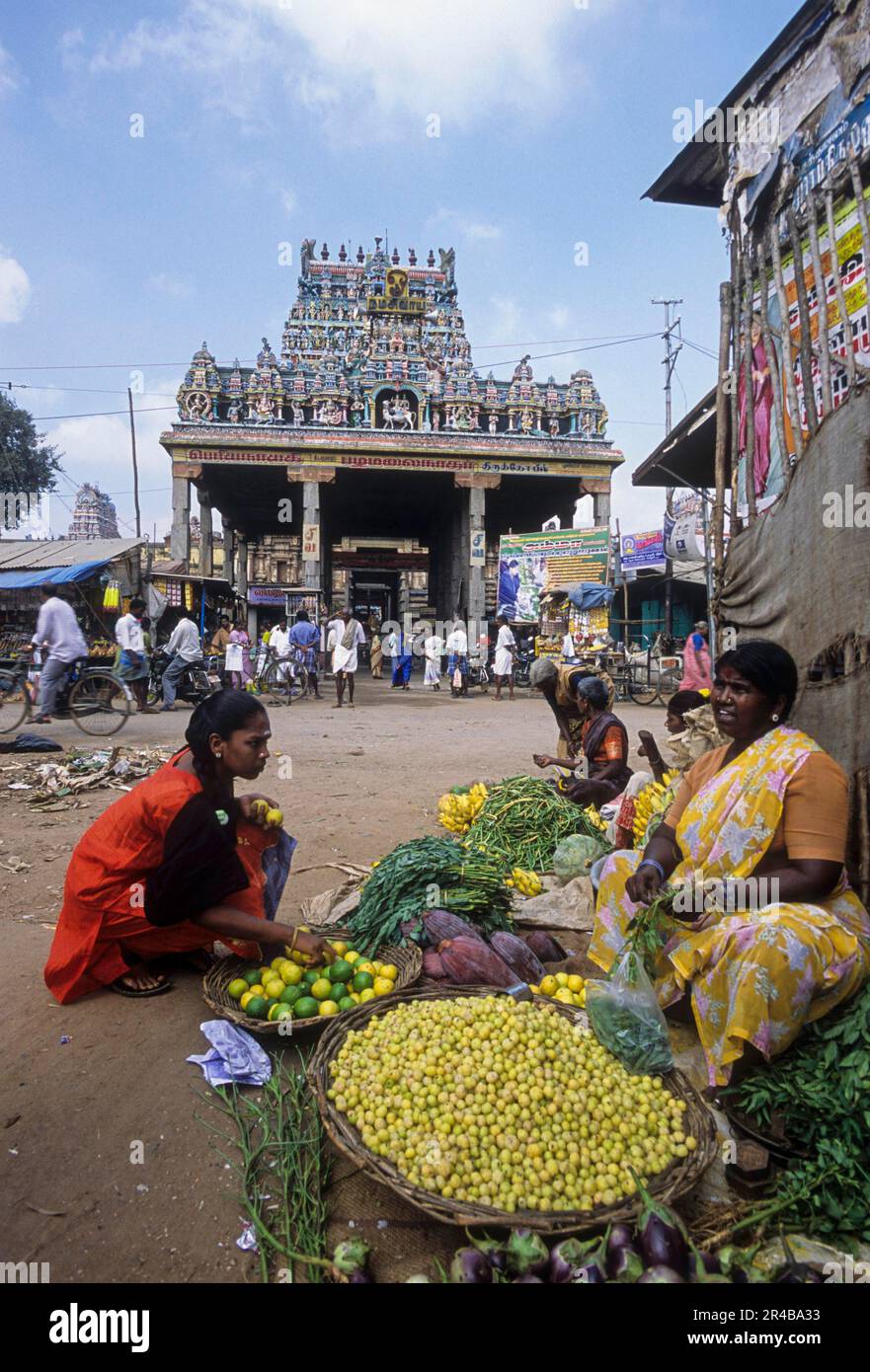 Vegetable shops in front of Virudhagireeswarar Shiva Siva temple in Virudhachalam, Tamil Nadu, South India, India, Asia Stock Photo