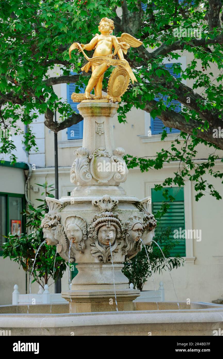 Statue on fountain, La Fontaine de l'Ange, Carpentras, Vaucluse,  Provence-Alpes-Cote d'Azur, South of France Stock Photo - Alamy