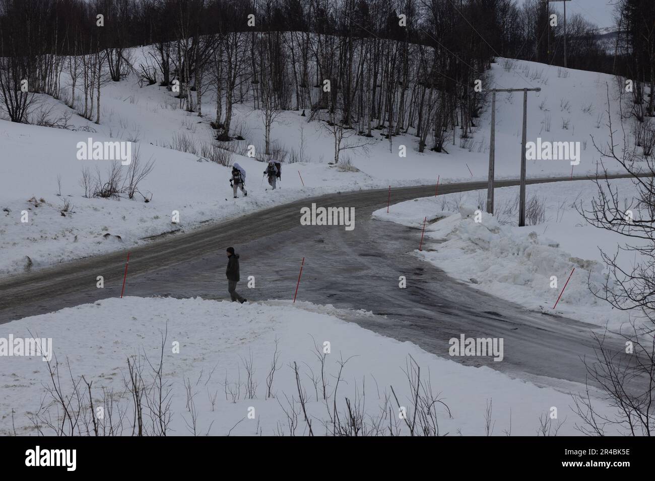 U.S. Marines with 2d Reconnaissance Battalion, 2d Marine Division ...