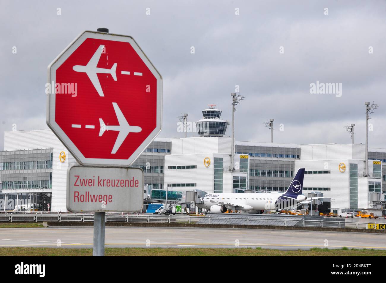 Aviation, airport, Munich, apron, gates, aircraft, operational procedure, traffic signs Stock Photo