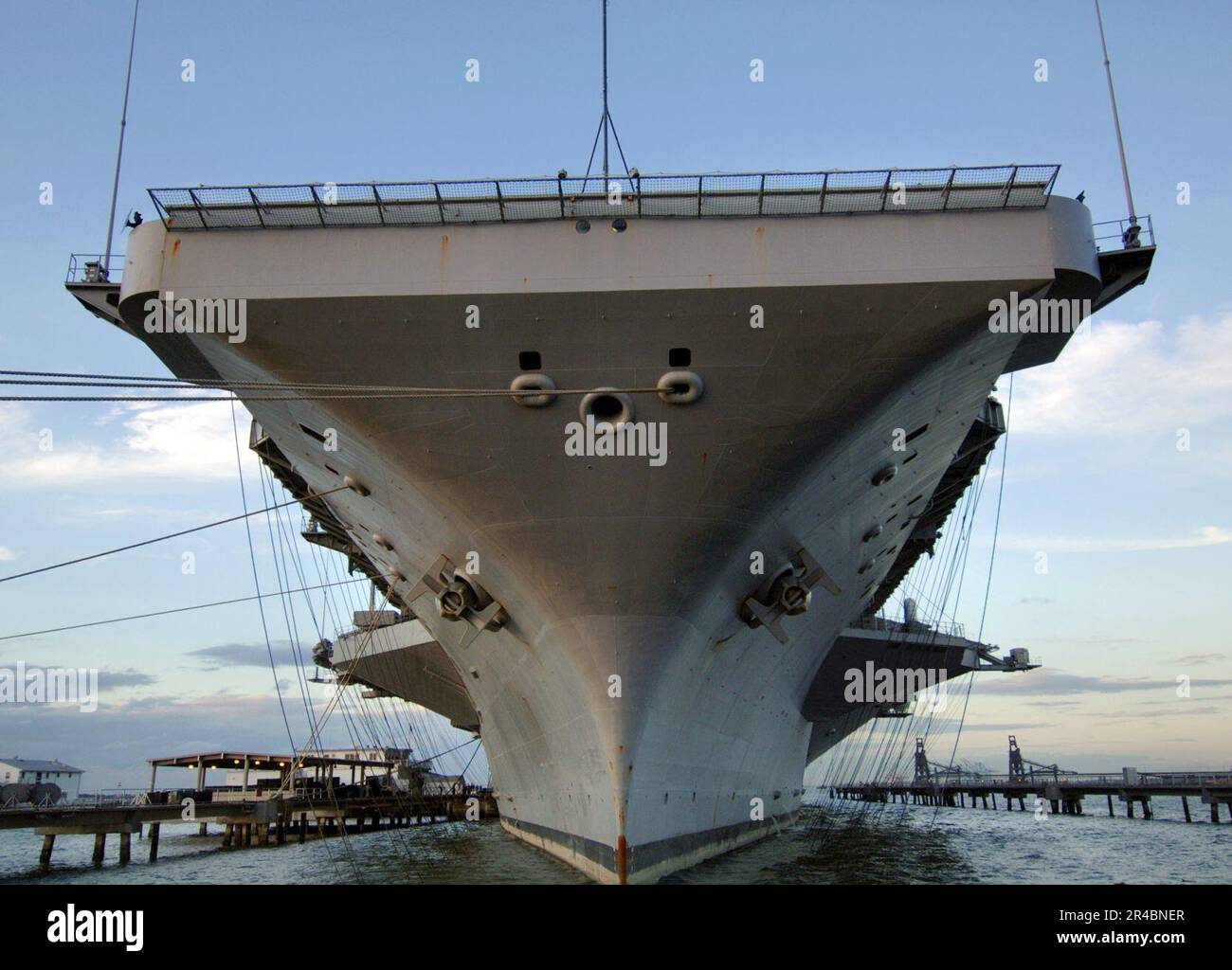 US Navy The Nimitzclass aircraft carrier USS Harry S. Truman (CVN 75