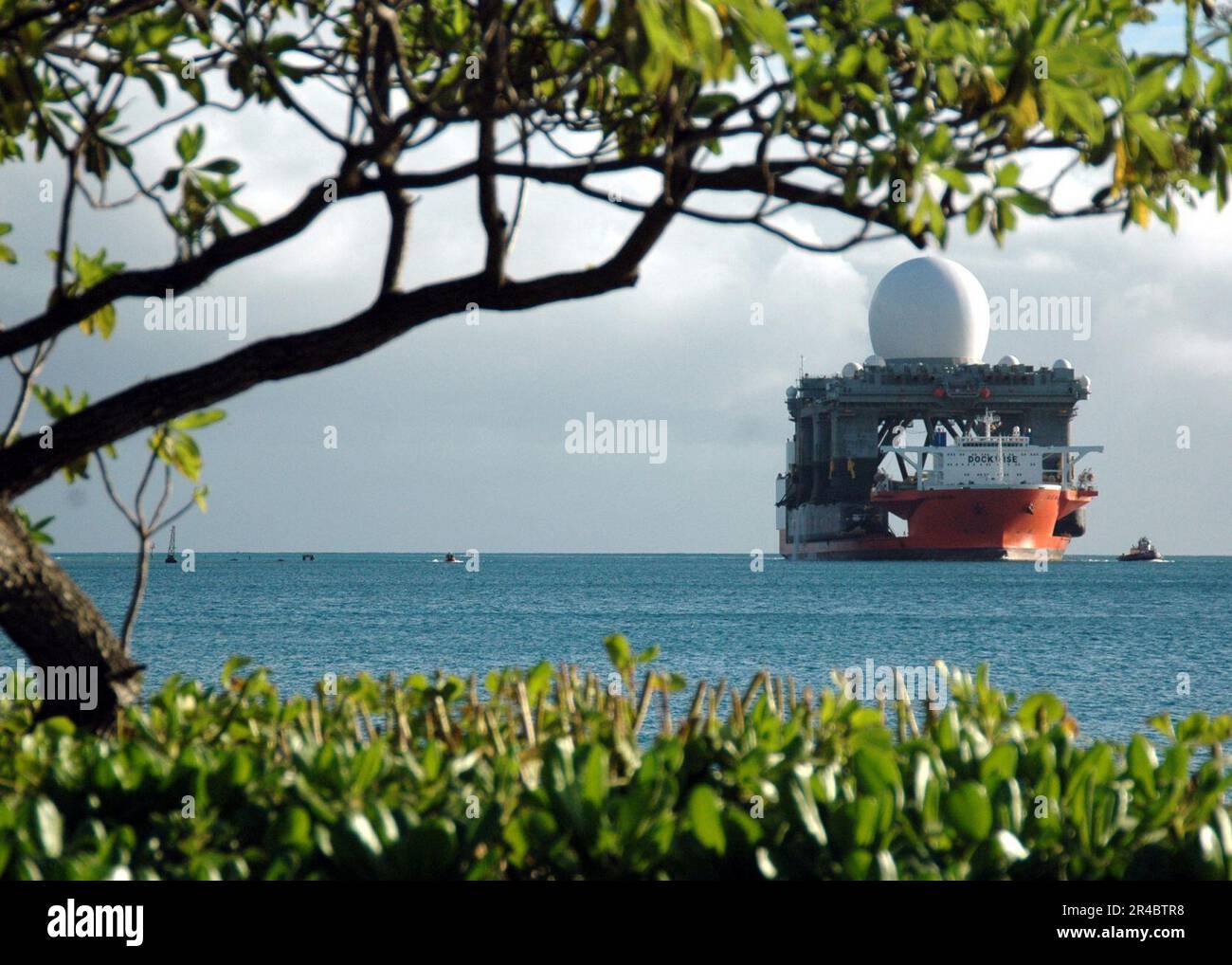 US Navy The heavy lift vessel MV Blue Marlin enters Pearl Harbor
