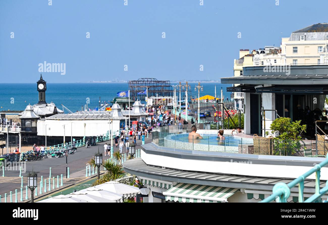 Brighton UK 27th May 2023 -  Visitors enjoy the bank holiday weekend sunshine in Brighton which is forecast for most of the UK over the next few days : Credit Simon Dack / Alamy Live News Stock Photo