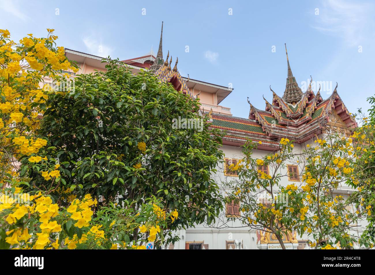Wat Yannawa (The Boat Temple), Thai Buddhist temple (wat) in Sathon district, Bangkok, Thailand Stock Photo