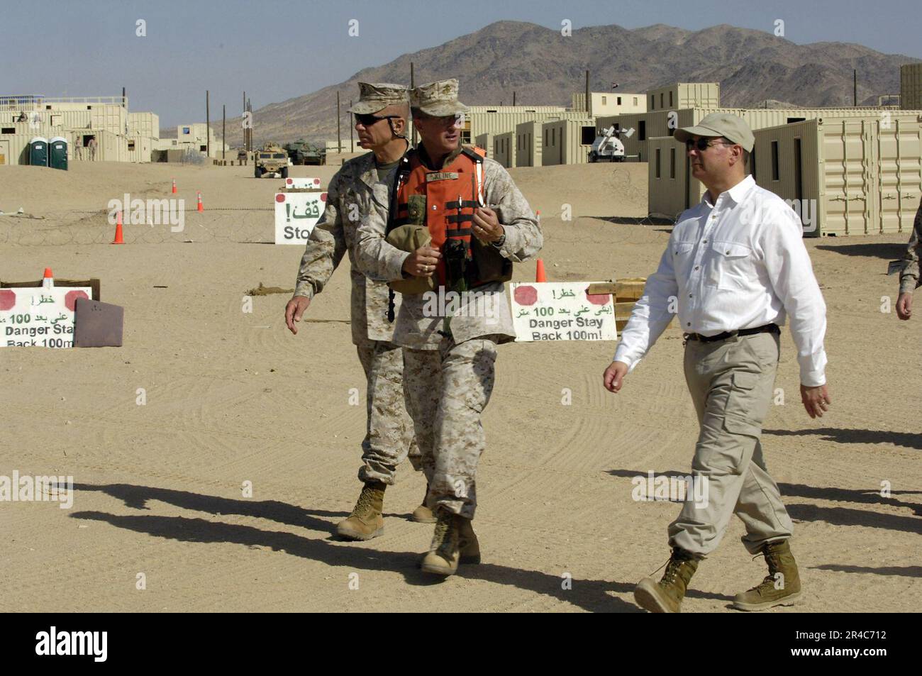Usecnav In/sign US Navy SECNAV meets with Marines participating in Mojave Viper Stock ...