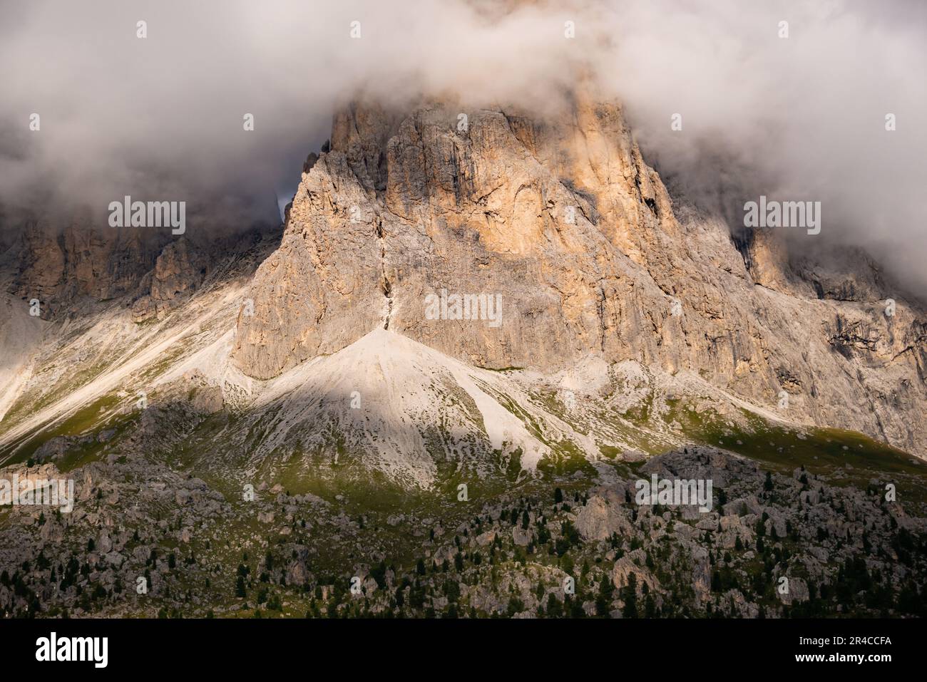 Dolomite alps in northern Italy, beautiful mountain landscape Stock ...