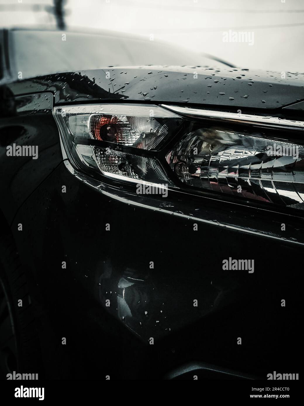 Car headlights night empty hi-res stock photography and images - Alamy