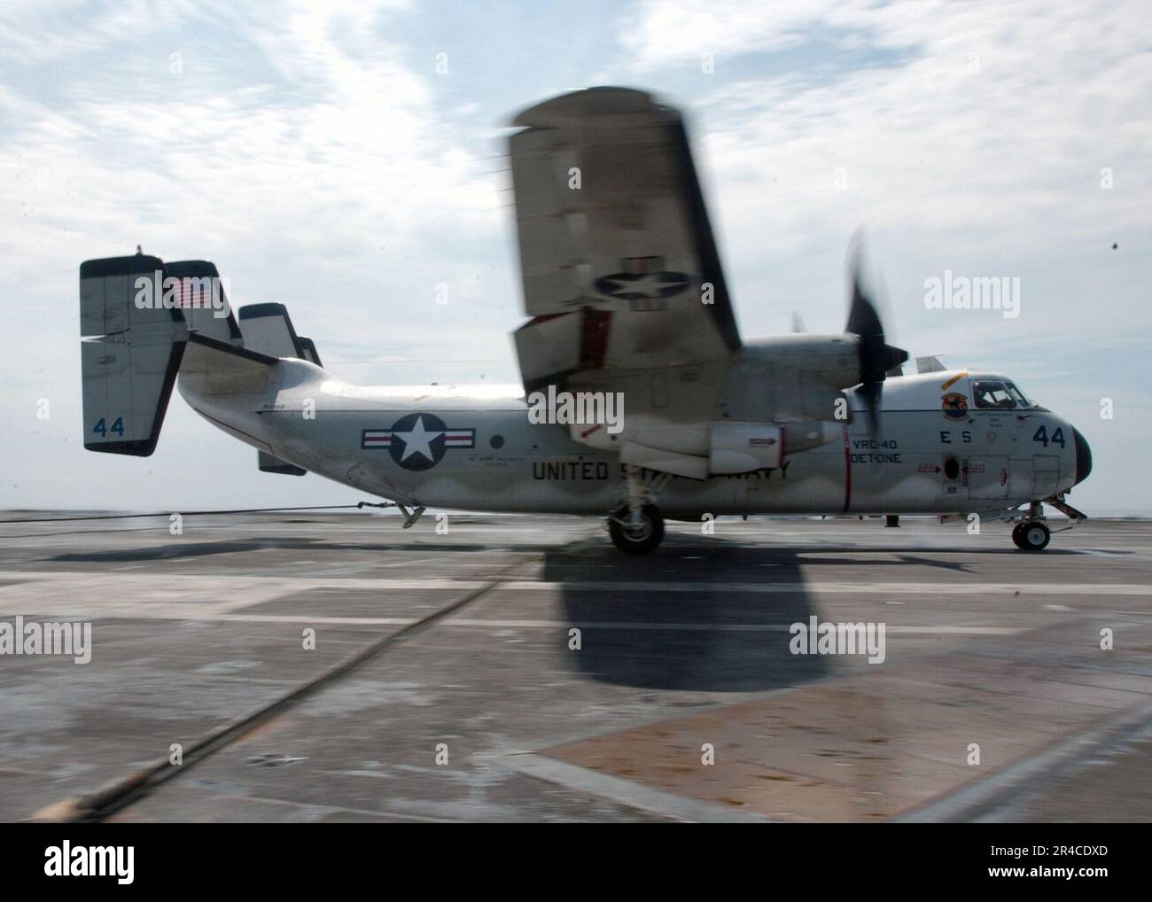 US Navy A C-2A Greyhound assigned to the Rawhides of Fleet Logistics ...