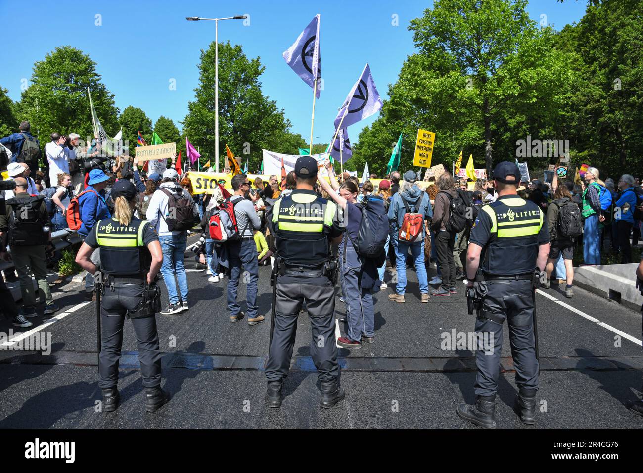 The Hague,The Netherlands,27th may 2023.Thousands of Extinction rebellion activists protesting by blocking the A12 motorway. The police use watercannons to end the demonstration. Credit:Pmvfoto/Alamy Live News Stock Photo