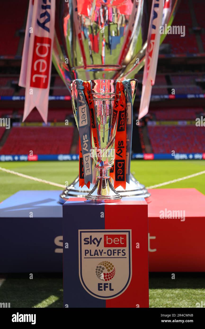 Efl championship trophy hi-res stock photography and images - Alamy