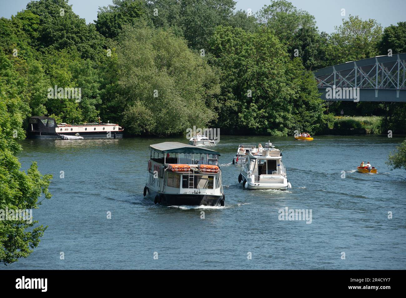 Windsor, Berkshire, UK. 27th May, 23. It was a beautiful warm and sunny day in Windsor, Berkshire today. A lot of people bring their cruising boats down to Windsor for the bank holiday weekends. Credit: Maureen McLean/Alamy Live News Stock Photo