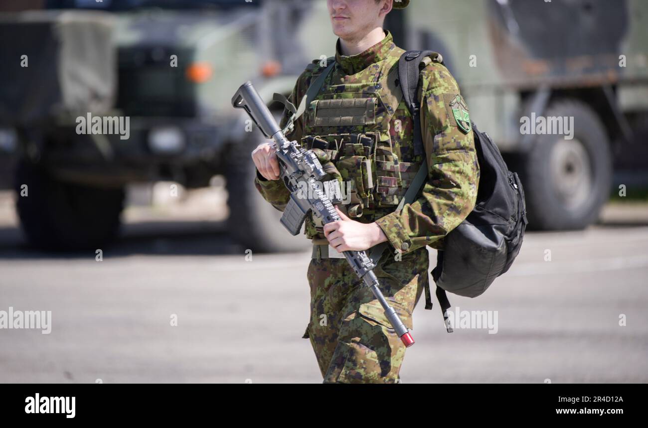Warsaw, Estonia. 20th May, 2023. An Estonian soldier is seen with an automatic rifle in Tapa, Estonia on 20 May, 2023. Estonia is hosting the Spring Storm NATO exercises involving over 13 thousand personnel with US, German, British, French and Polish forces training together with the Estonian Defence Forces (eDF). (Photo by Jaap Arriens/Sipa USA) Credit: Sipa USA/Alamy Live News Stock Photo