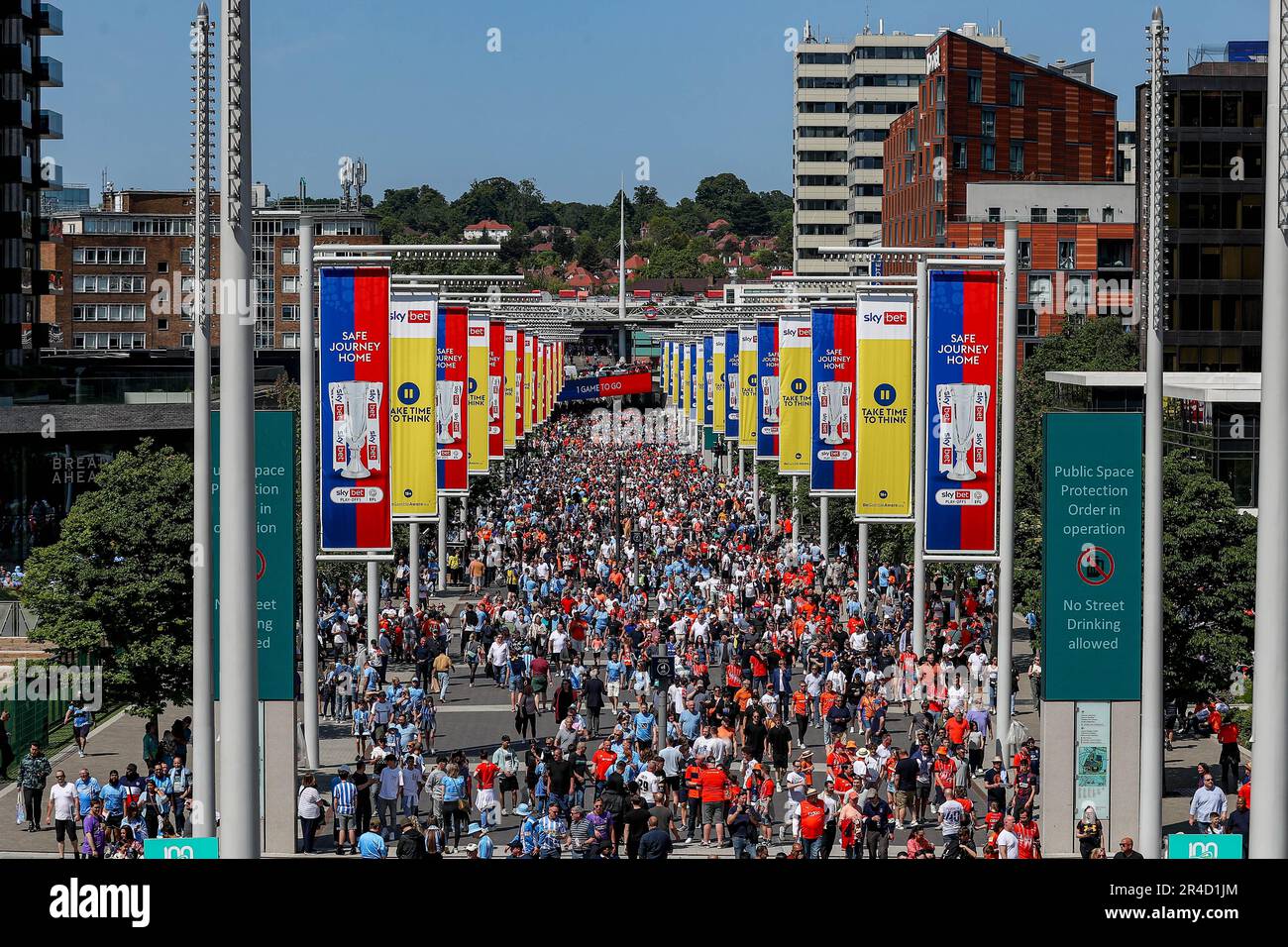 London, UK. 24th May, 2023. Fans arriving at Wembley Stadium ahead of the Sky Bet Championship Play-Off Final match Coventry City vs Luton Town at Wembley Stadium, London, United Kingdom, 27th May 2023 (Photo by Gareth Evans/News Images) in London, United Kingdom on 5/24/2023. (Photo by Gareth Evans/News Images/Sipa USA) Credit: Sipa USA/Alamy Live News Stock Photo