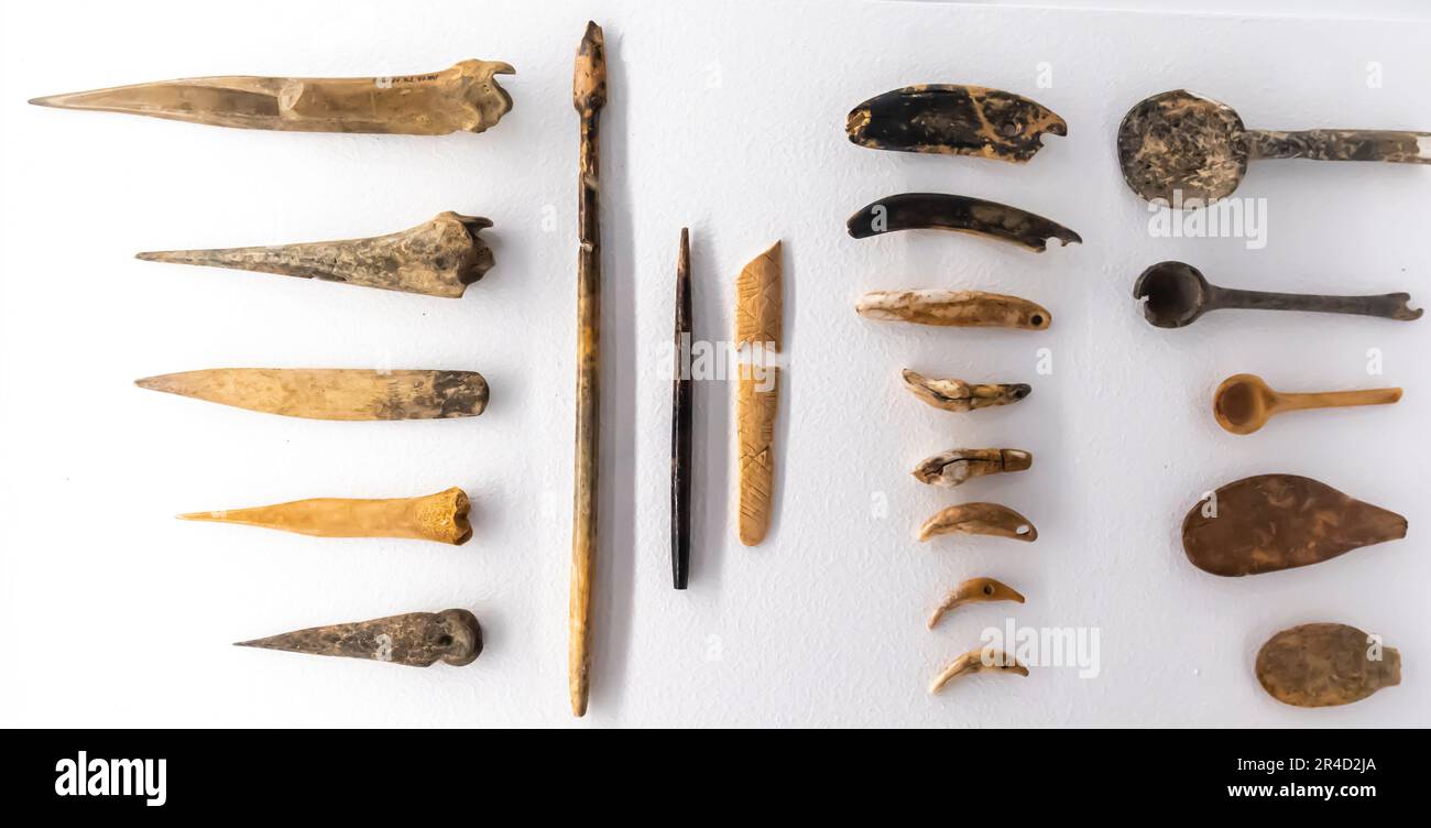 Archaeological findings from Aknashen, Aratashen -Spoons, Animal teeth pendants, tool with a decorated surface, bone points, arrowhead, awls 6th mill Stock Photo