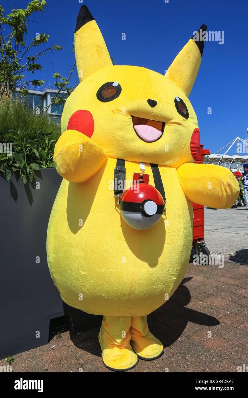 london uk 27th may 2023 pikachu may be regretting the warm outfit in the sunhine fans and visitors of the comic con london come together at excel london for the 3 day celebration of cosplay and popular culture in fun outfits and costumes credit imageplotteralamy live news 2R4DKAE