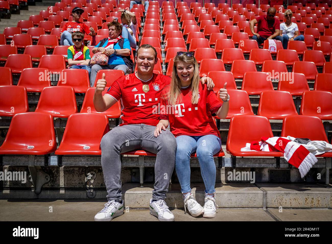 Fc bayern munchen supporters hi-res stock photography and images - Alamy