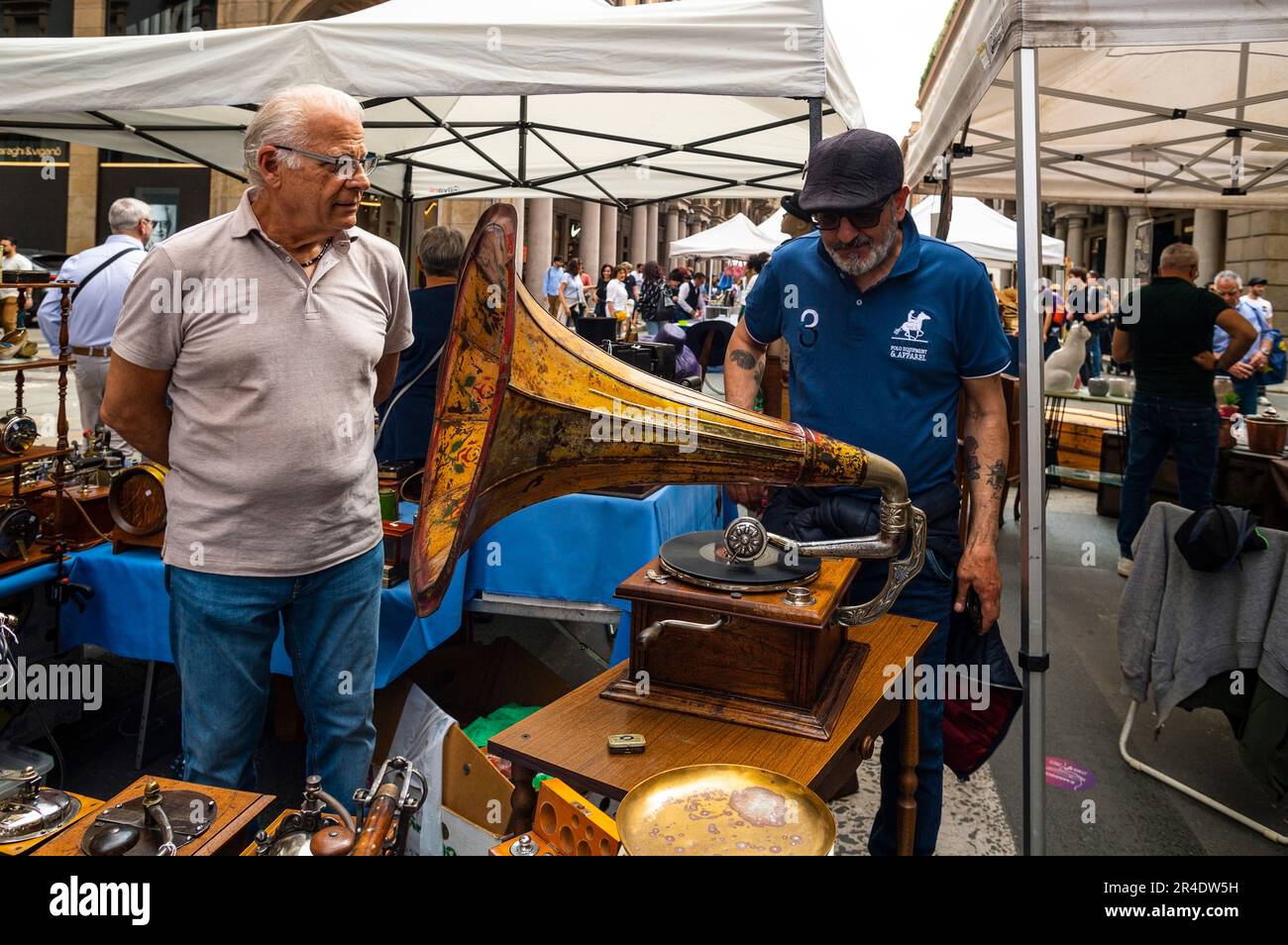 Via Roma, Italy. 27th May 2023. Italy Piedmont Turin Vintage market in Via Roma Credit: Realy Easy Star/17�Թ����� Live News Stock Photo