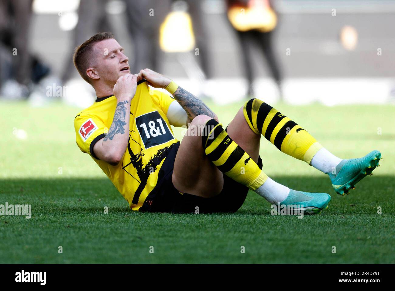 Dortmund, Deutschland, 1. Fussball Bundesliga 34. Spieltag Borussia  Dortmund : 1. FSV Mainz 05  2-2 27. 05. 2023 im Signal-Iduna Park  in Dortmund  Marco REUS (BVB) ist nach dem Schlusspfiff un der verspielten Meisterschaft maßlos enttäuscht Foto: Norbert Schmidt, Duesseldorf Stock Photo