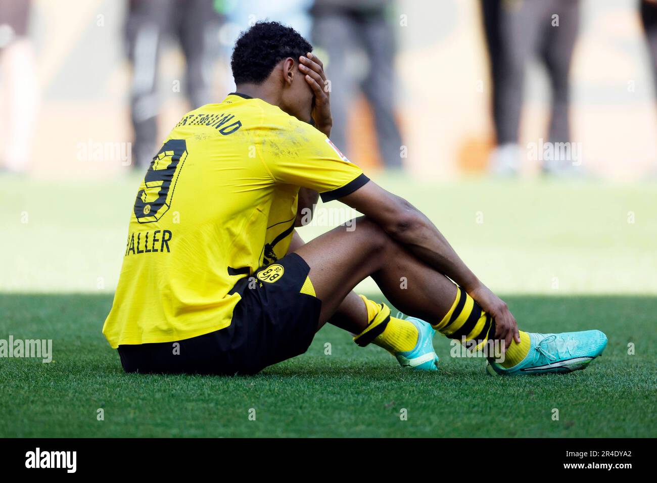 Dortmund, Deutschland, 1. Fussball Bundesliga 34. Spieltag Borussia  Dortmund : 1. FSV Mainz 05  2-2 27. 05. 2023 im Signal-Iduna Park  in Dortmund  Sebastien HALLER (BVB)  ist nach dem Schlusspfiff und der verspielten Meisterschaft maßlos enttäuscht Foto: Norbert Schmidt, Duesseldorf Stock Photo