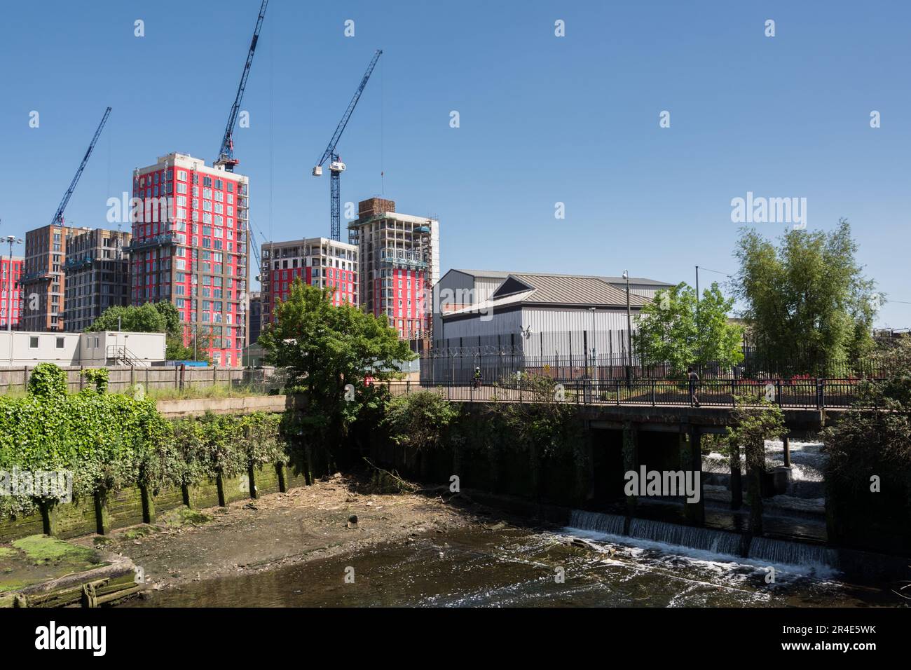 McAleer & Rushe apartment buildings under construction on Smugglers Way, Wandsworth, London, SW18, England, UK Stock Photo