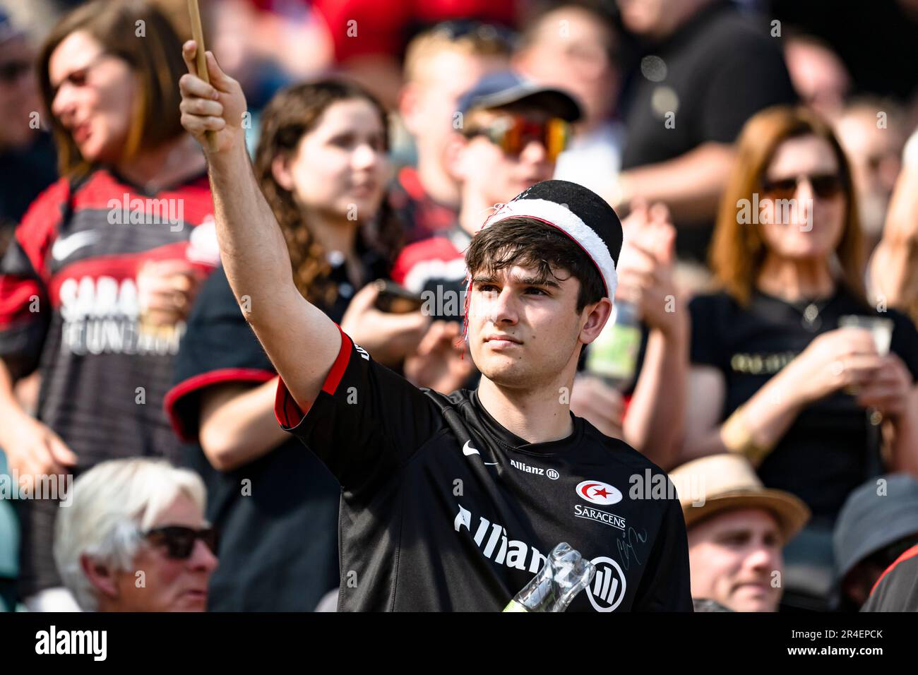 Saracens rugby team fans hi-res stock photography and images - Alamy