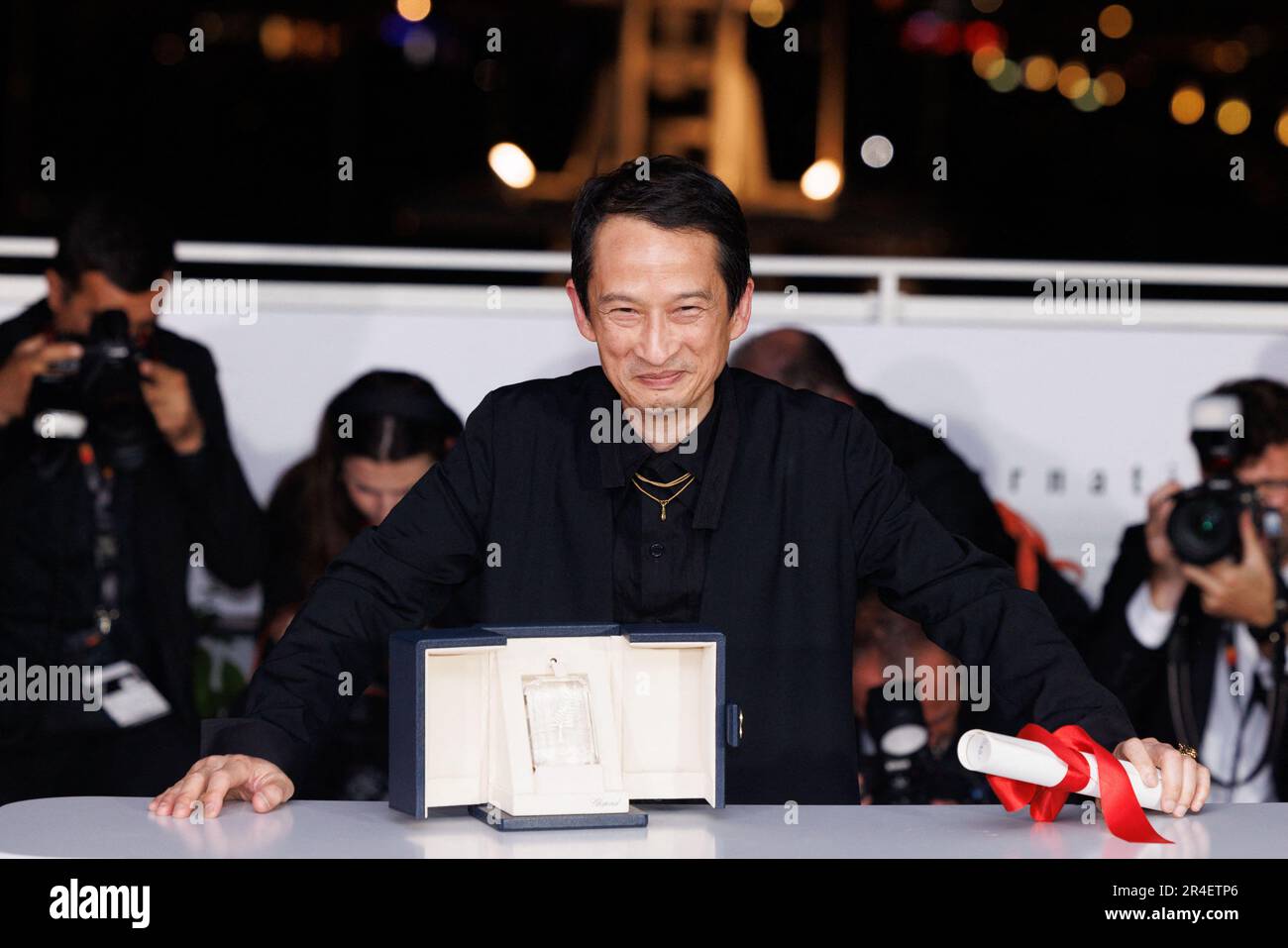 Tran anh hung with his best director awards for hires stock photography and images Alamy Tran anh hung with his best director awards for hires stock photography and images Alamy