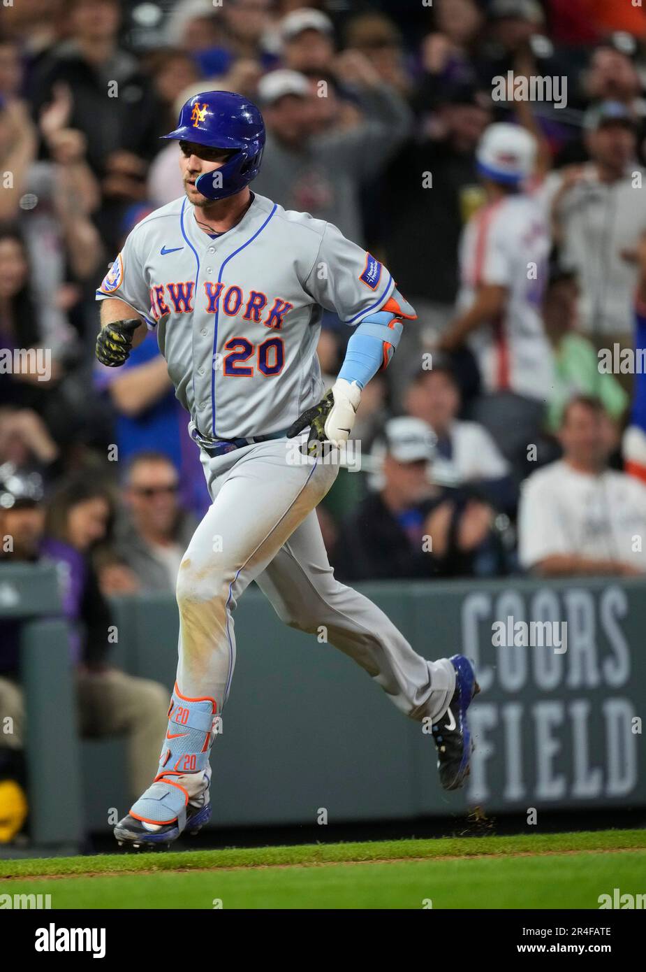 New York Mets' Pete Alonso circles the bases after hitting a solo home