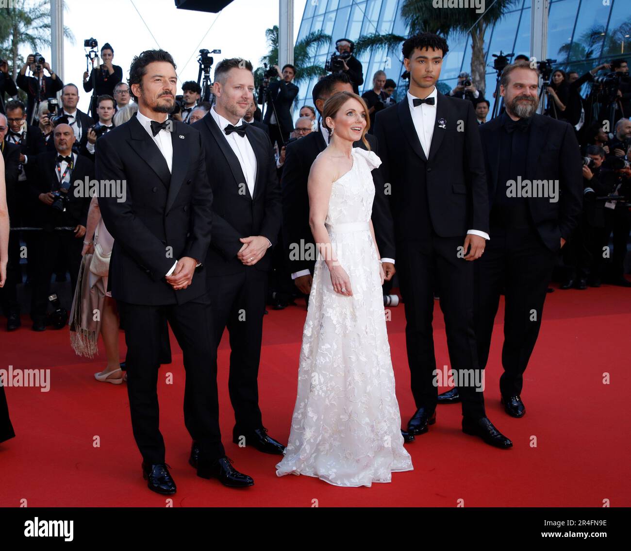 Cannes, France. 27th May, 2023. Orlando Bloom, Neill Blomkamp, Archie Madekwe, Geri Horner Horner, Asad Qizilbash and David Harbour attends the 'Elemental' screening and closing ceremony red carpet during the 76th annual Cannes film festival at Palais des Festivals on May 27, 2023 in Cannes, France. Photo: DGP/imageSPACE Credit: Imagespace/Alamy Live News Stock Photo