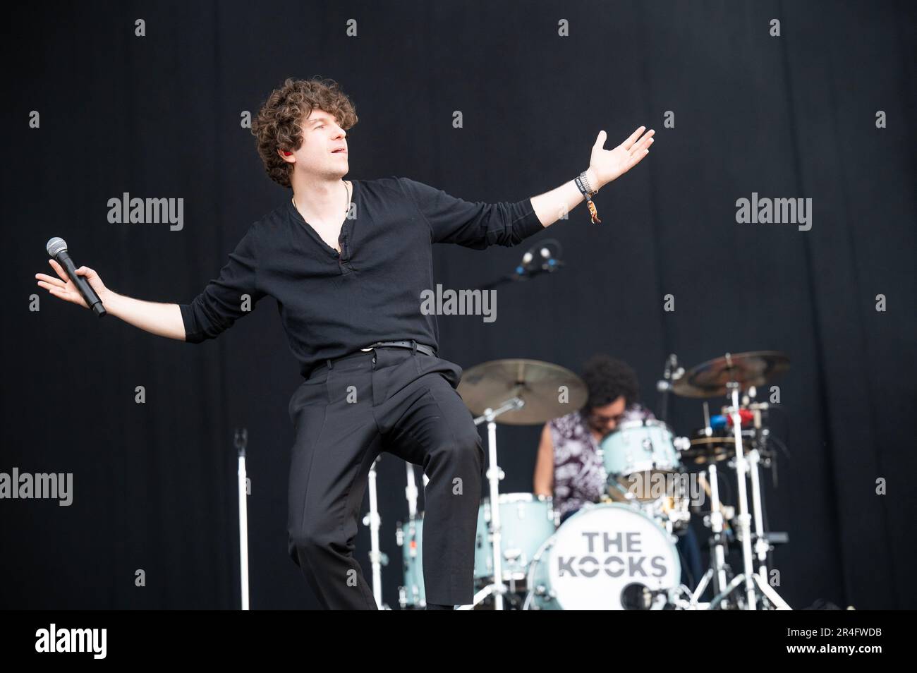 Warrington, UK. 27th May 2023. The kooks performing on the main stage on day 1 of Warrington's NBHD Weekender Festival 2023,  Credit:  Gary Mather/Alamy Live News Stock Photo