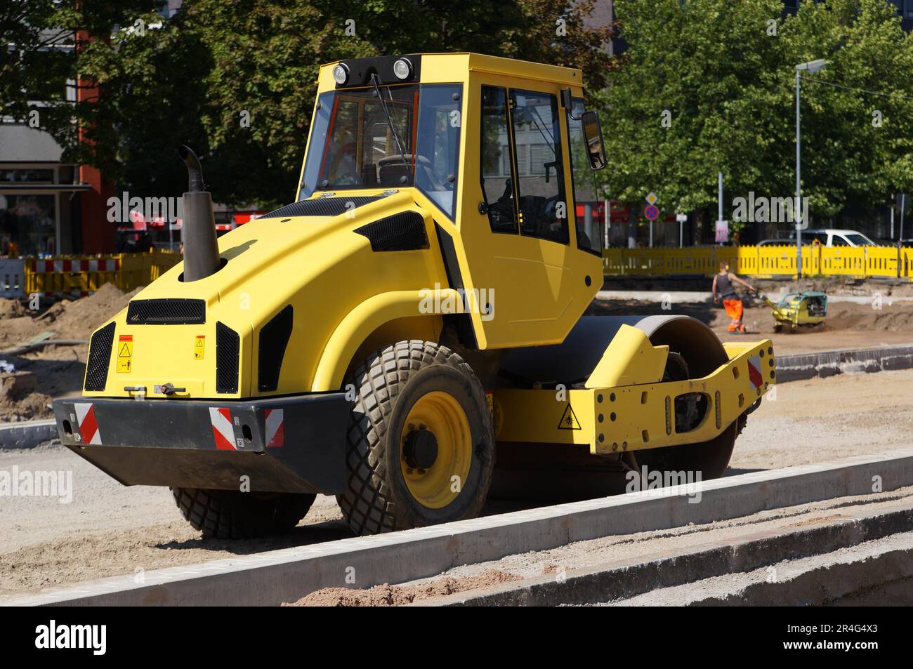 Road Roller Rails Road construction with roller Stock Photo - Alamy