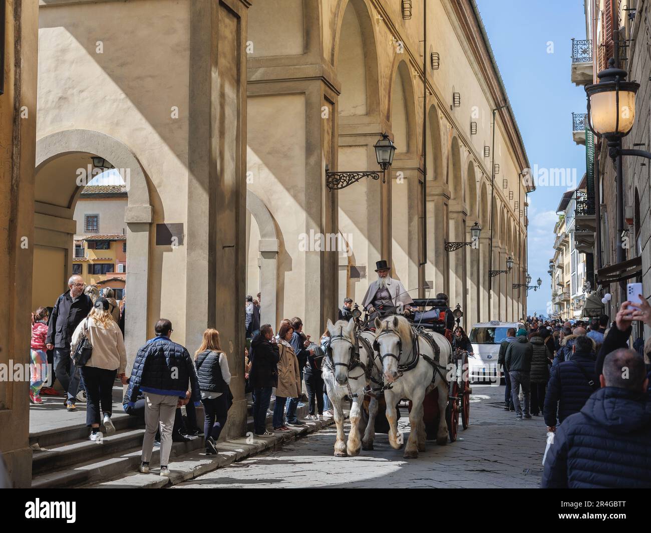 Horse drawn carriage florence hi-res stock photography and images - Alamy