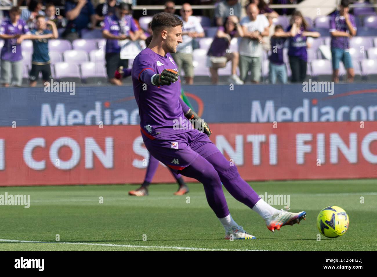 Fans of Fiorentina during the italian soccer Serie A match ACF Fiorentina  vs Hellas Verona FC on March 06, 2022 at the Artemio Franchi stadium in  Florence, Italy (Photo by Valentina Giannettoni/LiveMedia/Sipa