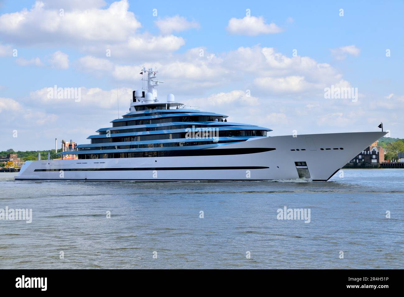 Superyacht KAOS, owned by Nancy Walton Laurie, seen on the River Thames ...