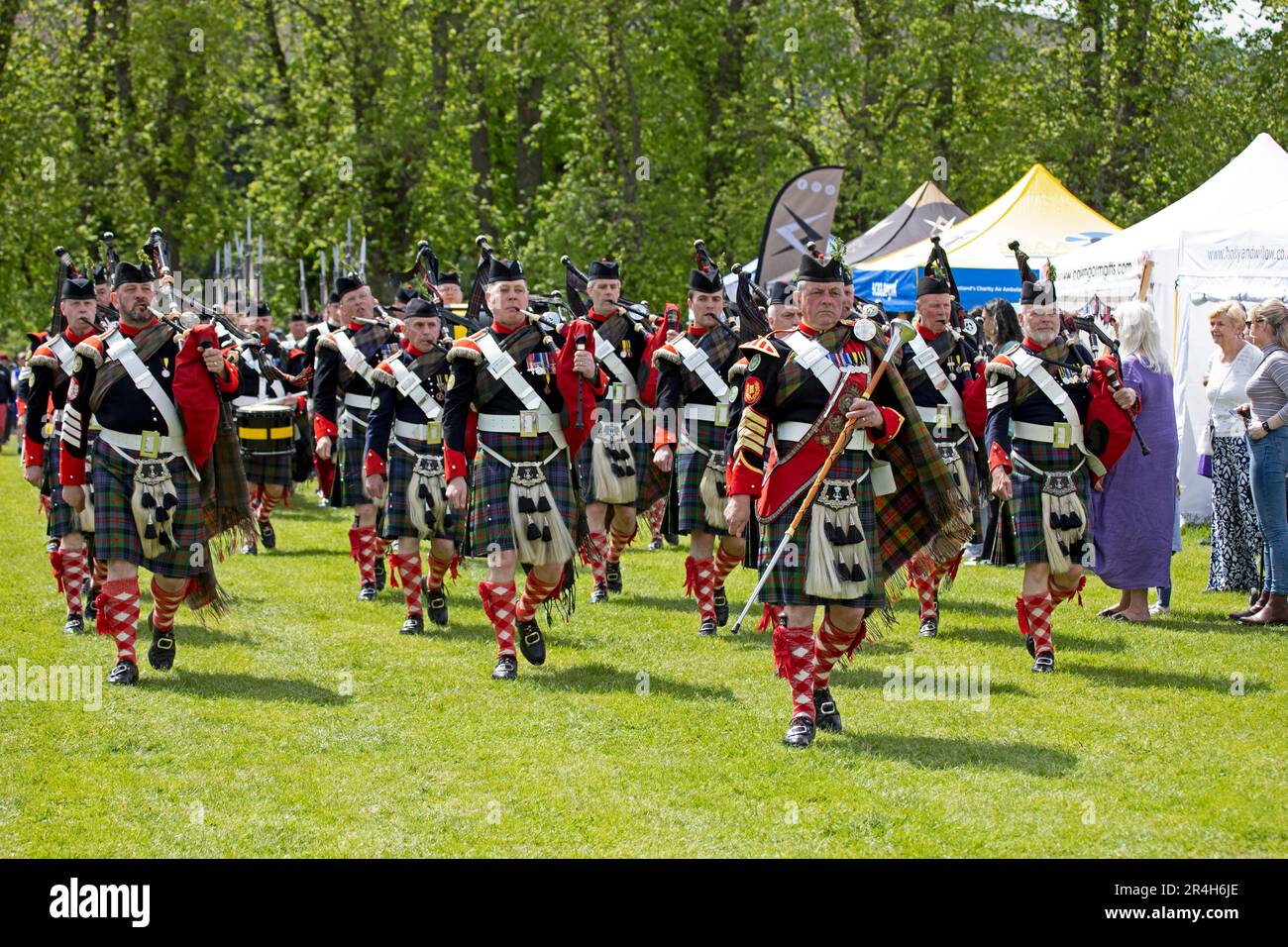 Blair Atholl, Perthshire, Scotland, UK. 28 May 2023. Hundreds attend the annual Atholl Gathering on a sunny Sunday 16 degrees centigrade increasing to 21 degrees by mid afternoon. Pictured: Atholl Highlanders marching. Credit: Arch White/alamy live news. Stock Photo