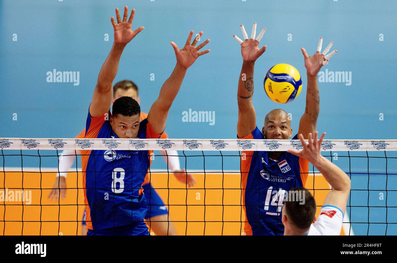 Volleyball players hi-res stock photography and images - Page 18 - Alamy