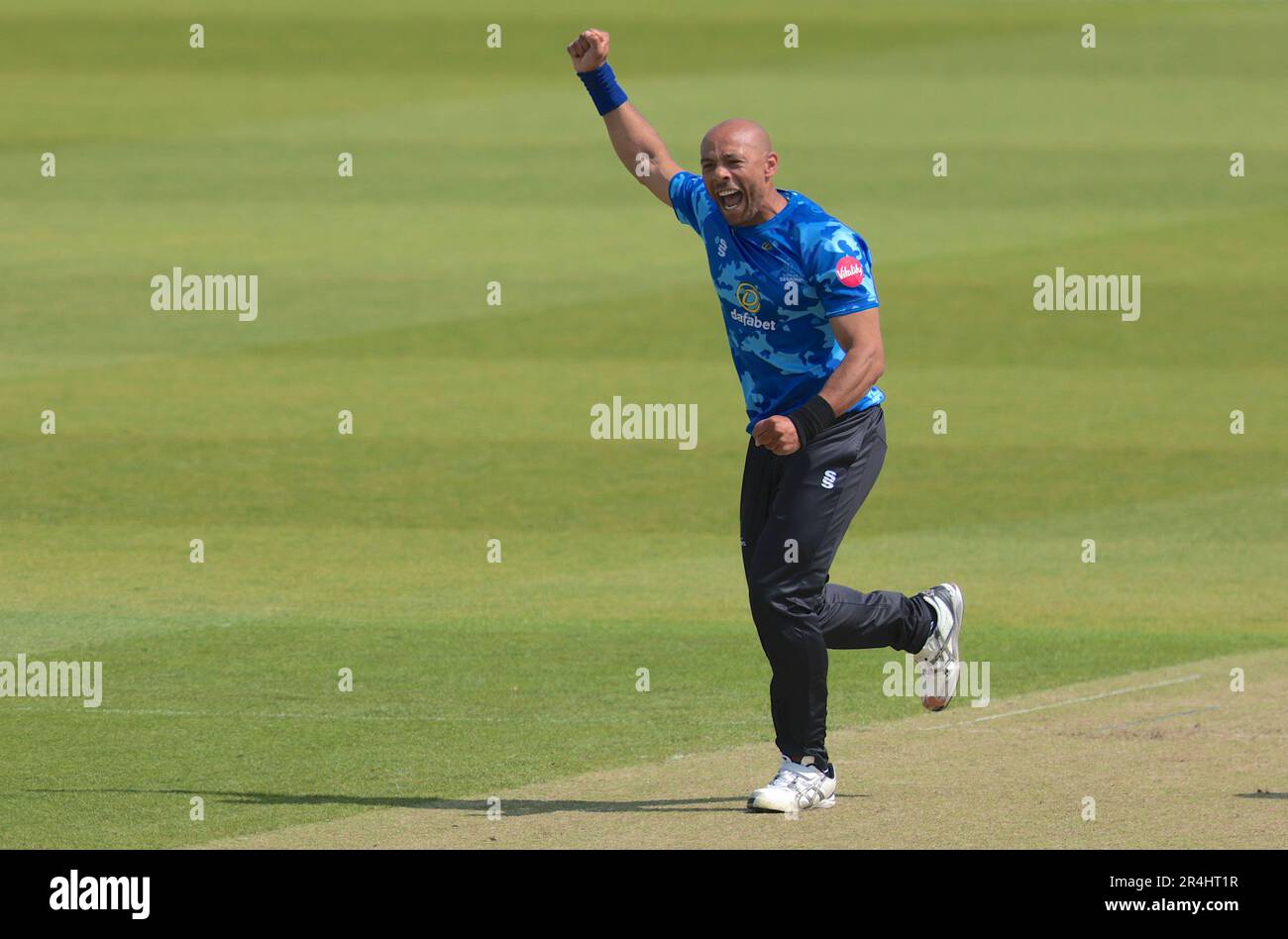 London, UK. 28th May, 2023. Sussex's Tymal Mills bowls Laurie Evans as Surrey take on Sussex Sharks in the Vitality T20 Blast cricket match at The Kia Oval. Credit: David Rowe/Alamy Live News Stock Photo