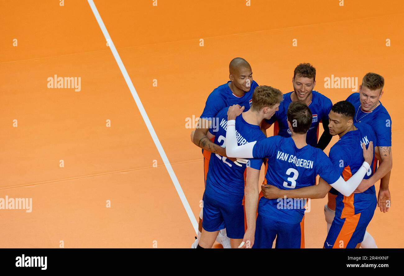 ZWOLLE - The TeamNL Volleyball Men during the friendly match against  Slovenia in the Landstede Sportcentrum. The Dutch volleyball players play  the match in preparation for the Volleyball Nations League, which will