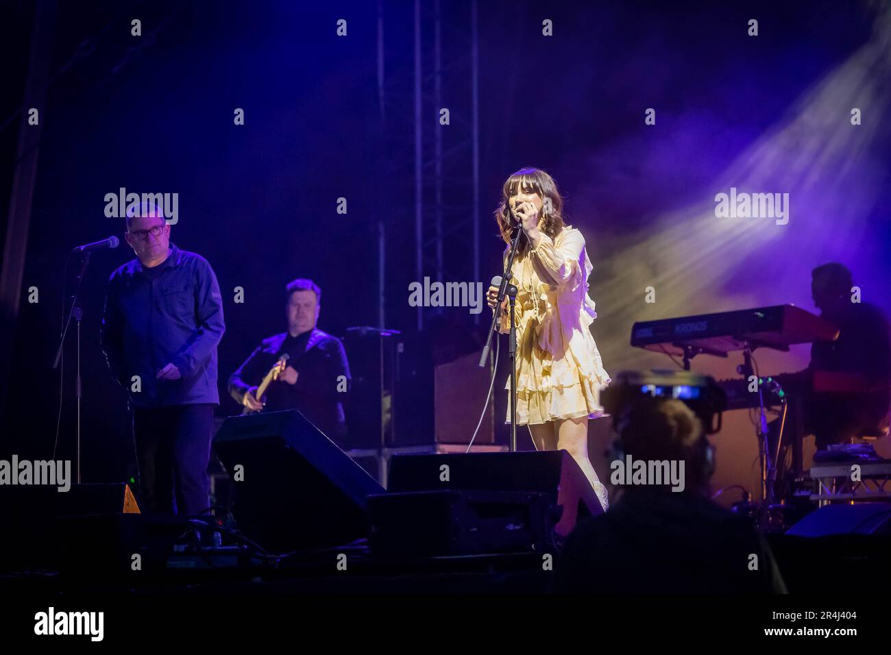 Warrington, Cheshire, UK. 27th May, 2023. UK - The Neighbourhood Weekender Music Festival took place on Saturday and Sunday within Victoria Park. Glasgow singer-songwriter, Rianne Downey joined Paul Heaton on the main stage on Saturday evening. Credit: John Hopkins/Alamy Live News Stock Photo