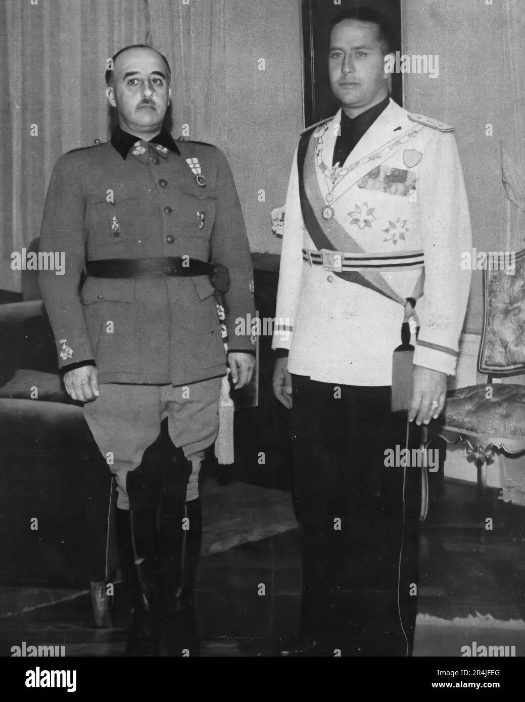 1939, Galeazzo Ciano Foreign Minister of the Italian fascist regime, meets the Spanish dictator Francisco Franco Stock Photo