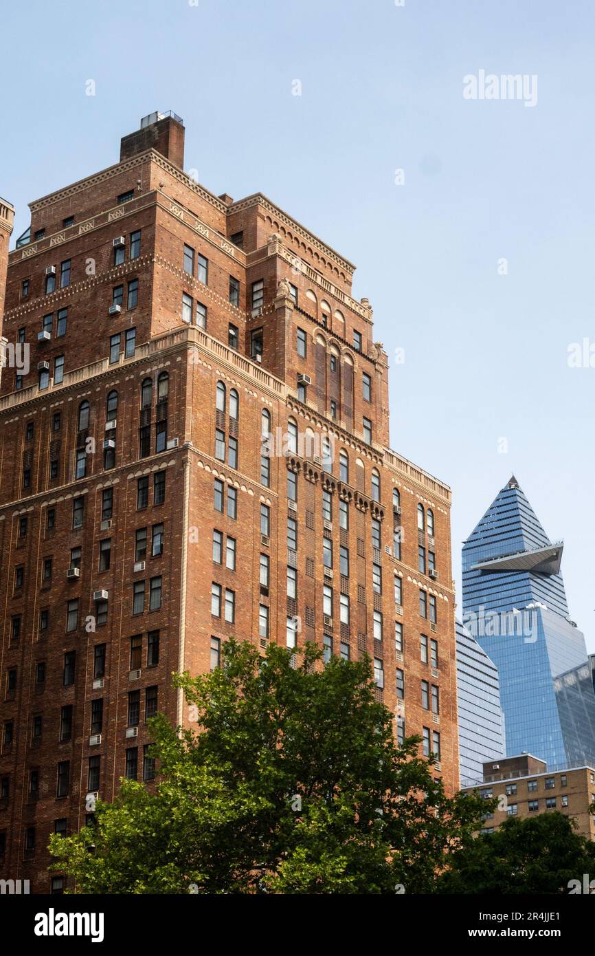 London Terrace is a huge apartment building complex in Chelsea, 2023