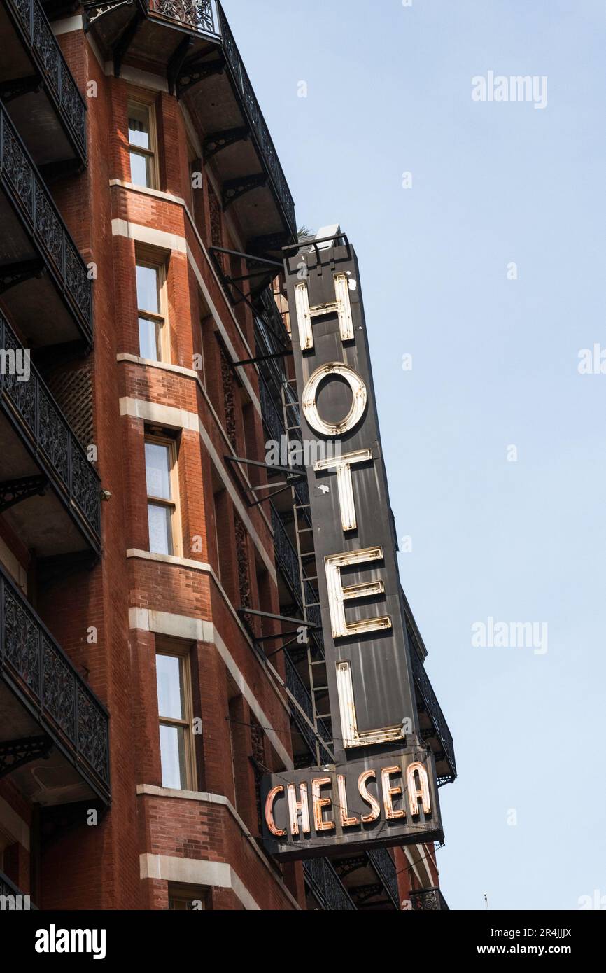 Chelsea hotel new york hi-res stock photography and images - Alamy